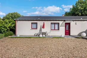 Pleasant cottage with jacuzzi, pool & terrace | Garden view | Dogs allowed - Image 3