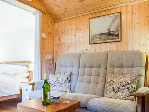 Children-friendly cottage with garden | River view - Image 3