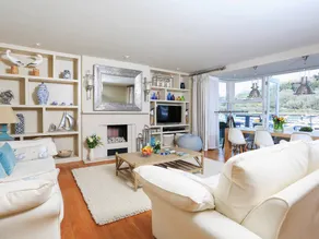Cottage with terrace & garden - Image 4