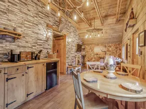 Cottage with jacuzzi, barbeque & garden | River view - Image 4