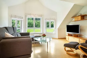 Holiday apartment with garden | Garden view - Image 2