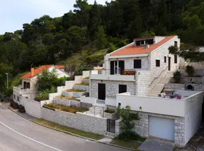 Fully equipped charming house with barbecue, garden & terrace - Image 2