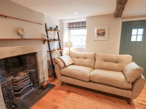 Cottage with garden & jacuzzi - Image 5