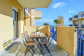 Flat with garden, terrace & pool | Beach view - Image 3
