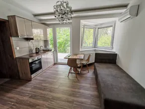 Flat with terrace | Garden view - Image 3