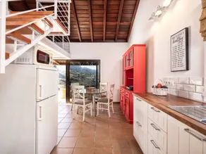 House with garden - Image 3