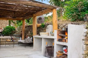 Voll ausgestattetes schönes Ferienhaus mit Terrasse, Pool und Grill | Poolblick - Image 2