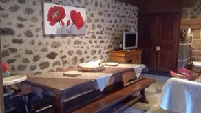 Holiday home with terrace, garden & BBQ | Mountain view - Image 5