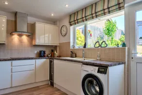 Bungalow with barbecue, garden & terrace | Dogs allowed - Image 3