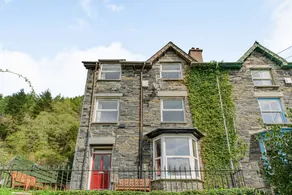 Cottage with garden - Image 3