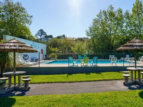 Holiday home with barbecue, terrace & pool - Image 3