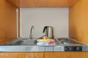 Bed and Breakfast 'No 8' with Sea View, Wi-Fi and Air Conditioning - Image 5