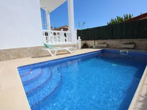 House with private pool, garden & barbecue - Image 4