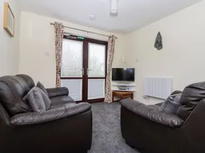 Children-friendly charming cottage with garden, pool & hot tub | Beach view - Image 3