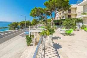 Apartment with barbeque, garden & fast internet | Beach view - Image 2