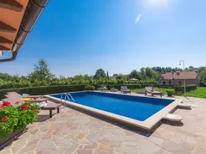 Fully equipped wonderful house with garden, private pool & terrace | Pet-friendly - Image 2