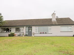 Cottage with garden - Image 2