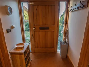 Cottage with garden - Image 4