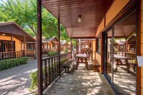 Holiday home with terrace, garden & pool - Image 4