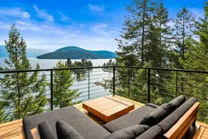 Stunning Designer Rental with Breathtaking Views for a Memorable Escape in Nature by Lake Pend Orielle in Idaho - Image 5
