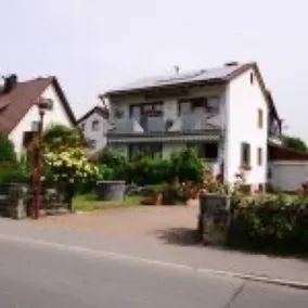 Beautiful apartment with garden - Image 4