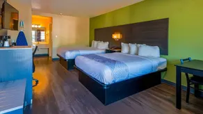 Apartment with pool - Image 4