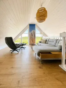 Cozy retreat with a sauna and garden by the canal - Image 3
