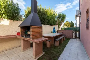 Villa with Large Pool, Mountain Views, Wi-Fi, and Air Conditioning - Image 3