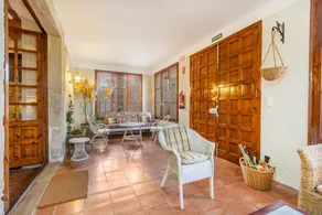 Children-friendly lovely studio with BBQ, garden & pool | Garden view | Suitable for remote work - Image 3