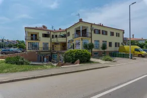 Apartamento con jardín | Vistas a la ciudad | Admite perro - Image 5