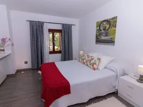 Kinderfreundliche Ferienwohnung mit Garten, Terrasse und privatem Pool | Bergblick - Image 3
