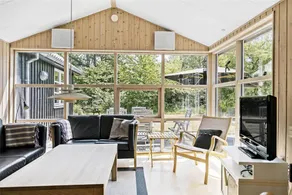 Family-oriented holiday home with jacuzzi, sauna & terrace | Next to the beach - Image 3