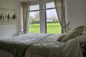 Dunmow 1-Bed Cabin, Sleeps 4, 10 mins to Stansted - Image 2