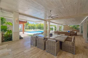 Merveilleuse villa conviviale et familiale avec barbecue, jardin et piscine | Vue golf - Image 5