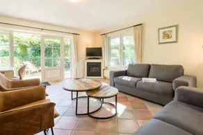 Espaciosa casa con terraza, piscina y jardín | Admite mascotas - Image 2