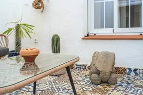 House with garden & terrace | City view - Image 3