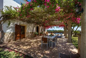 Child-friendly charming villa with pool, garden & terrace | Garden view - Image 4