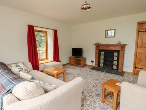 Children-friendly lovely cottage with garden - Image 3