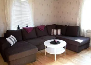 Holiday home with garden & BBQ - Image 4