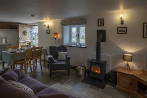 Cottage with garden - Image 3