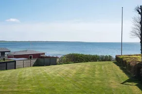 Fully equipped house with terrace & hot tub | Beach nearby - Image 2