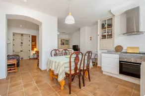 Holiday home with barbeque - Image 5