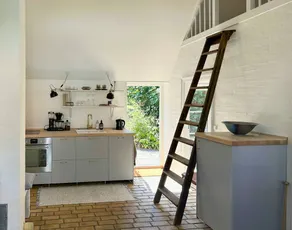 Holiday home with terrace - Image 2