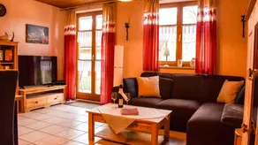 Holiday apartment with terrace & garden | Garden view - Image 2