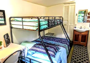 Rustic Vacation Rental Surrounded by Rainforest close to Volcanoes National Park, Hawaii - Image 4
