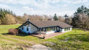 House with terrace, sauna & pool - Image 2
