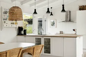 Bright And Cozy Cottage Close To The Sea - Image 3