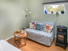 Apartment with barbeque & garden - Image 3