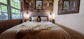 Gorgeous Container for a Romantic Getaway on a Ranch with Incredible Views in Gainesville, Missouri - Image 4