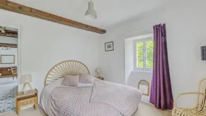Charming holiday home with BBQ & garden - Image 4
